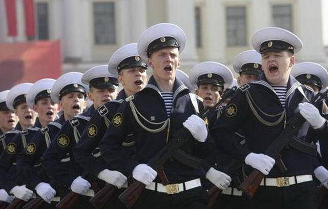 士气高昂的俄海军士兵