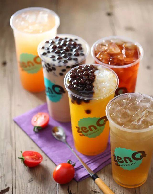 光看到这些甜品就 忍不住流口水了,再配上这些饮品,实在是美滋滋啊.