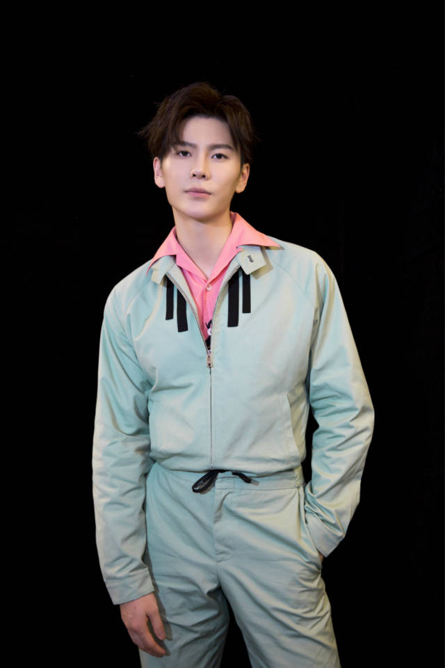 王嘉再获五四优秀青年 唱响"强国一代"青春之歌