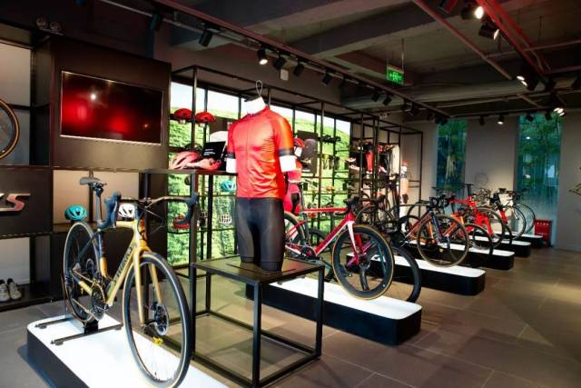 艾维体育亚洲首家specialized体验中心昆明揭幕