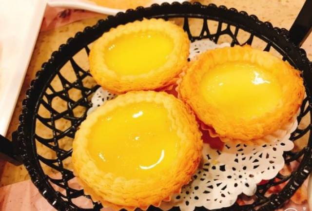 广州早茶的蛋挞也是很出名的!