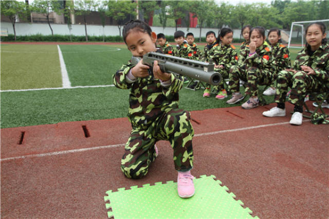 狙击步枪射击,彩弹枪打靶,激光爆瓶射击,实弹装填,心肺复苏,真人cs