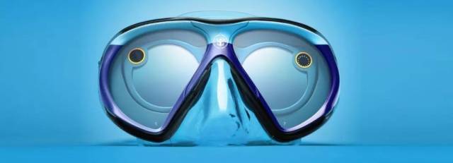 妹子们要小心!电车痴汉的最新利器,地铁里碰到