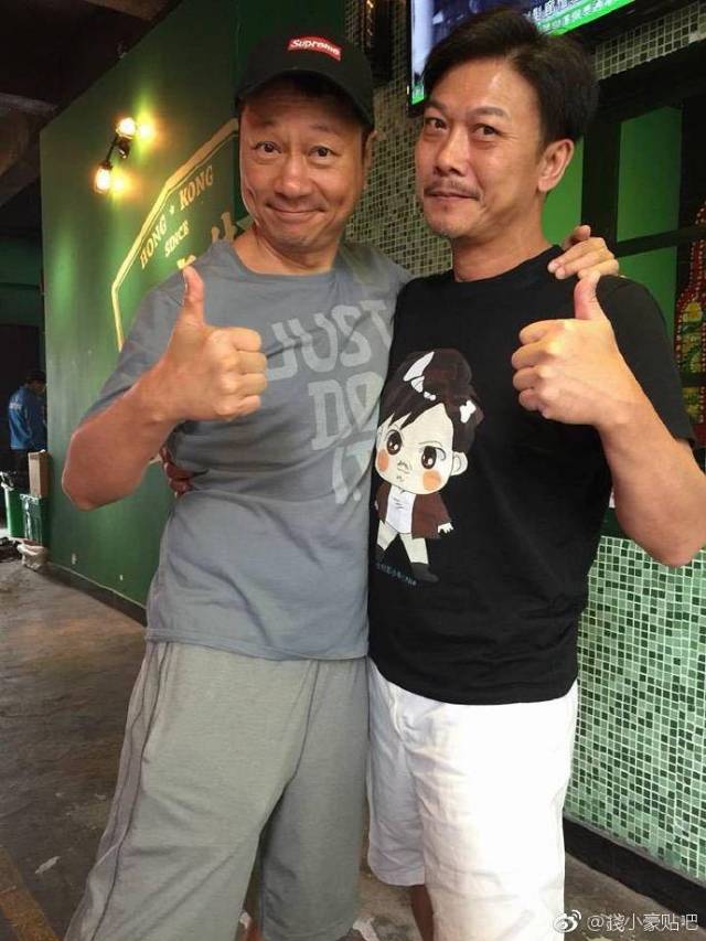 55歲錢小豪拍打戲不用替身拍戲肩膀受傷粉絲心疼