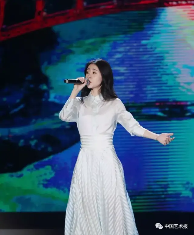 平安,云朵演唱《爱是你我》