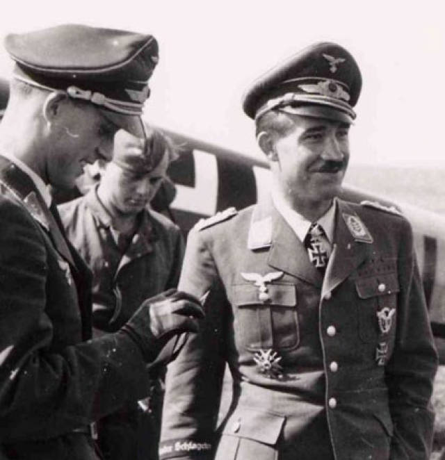 希特勒年轻无胡子照片图片