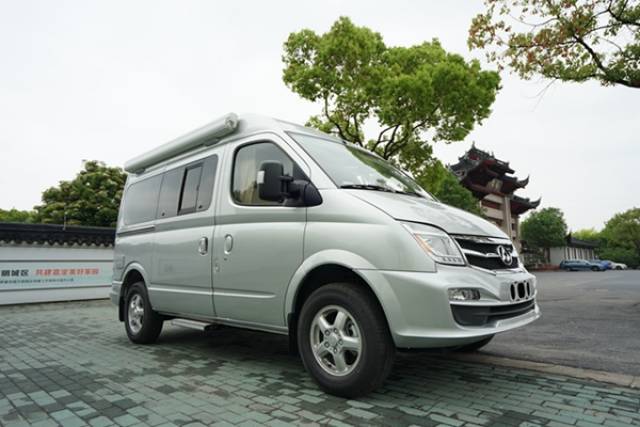 【豪华房车俱乐部】大通v80短轴x5房车 多功能内部格局