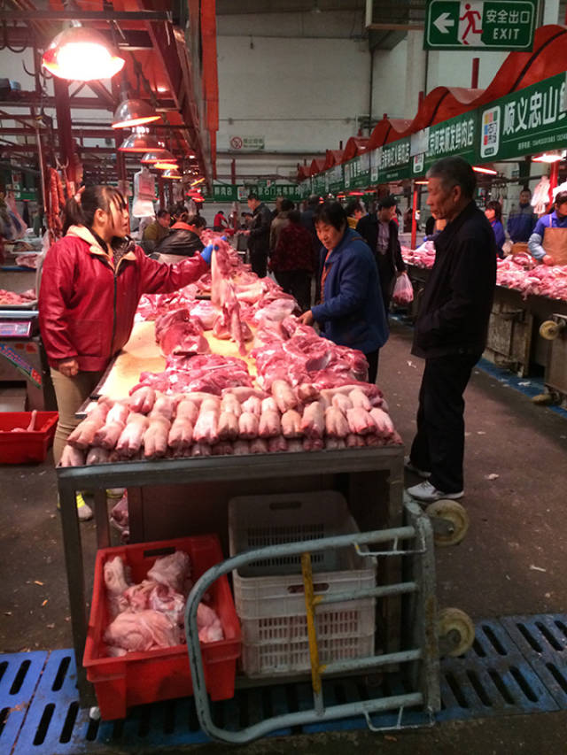 五环外的北京:菜市场,回迁房与远郊新城