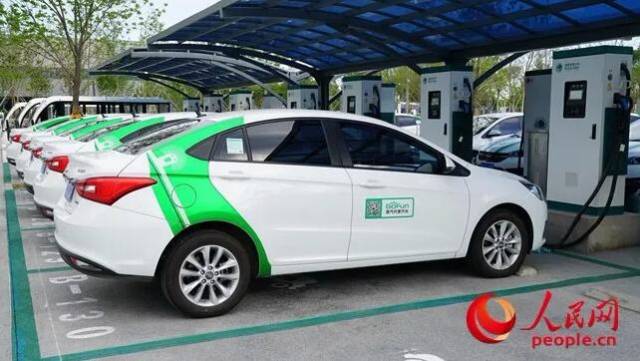 园区提供的共享新能源汽车.王帅/摄