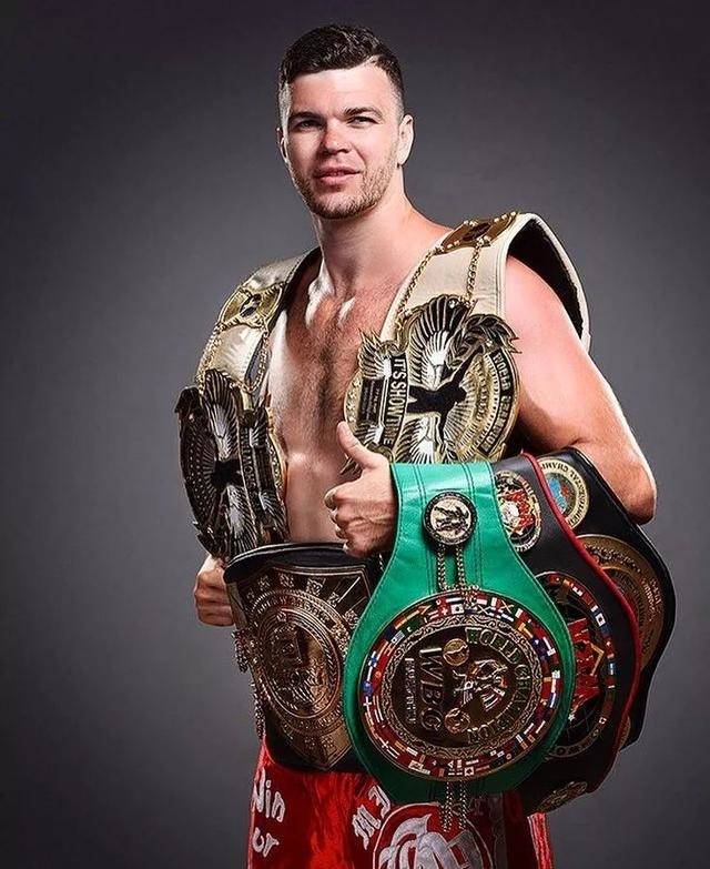 可能在很多拳迷心里可以罗列很多搏击名将的名字如肯姆,亚历山大.