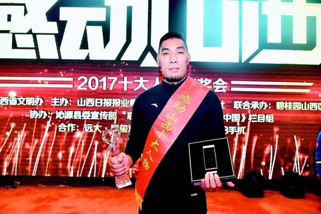 梁磊,男,36岁,山西省自由式摔跤队教练员.