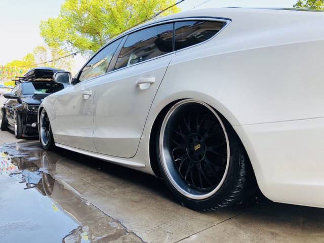 奥迪a5改装气动避震 低趴姿态堪比百万跑车