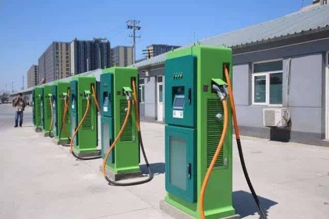 电气百科:光伏电池板,架空线路电缆,人工智能,充电桩,区块链