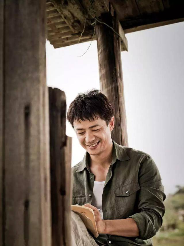 从袁朗到龙文章,从马路到夏明朗,看段奕宏演戏真是种享受.