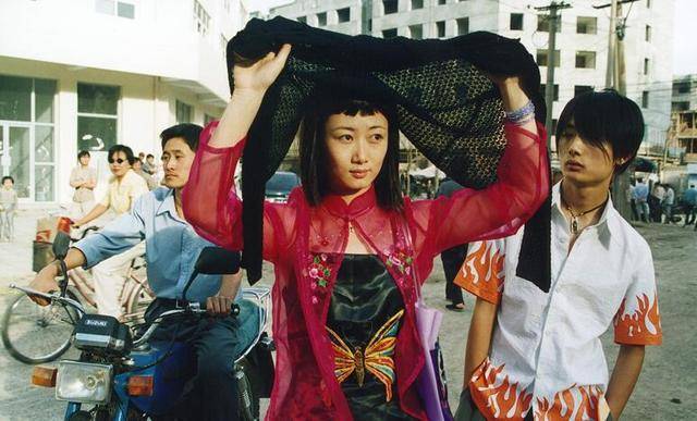 没想到两年后赵涛就迎来了第一个演员生涯的巅峰,靠着《任逍遥》中的