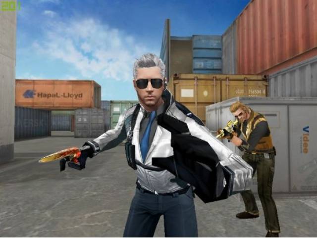 但是我感觉,王者刀锋还是要帅气不少,特别是在保卫者的时候,那身银