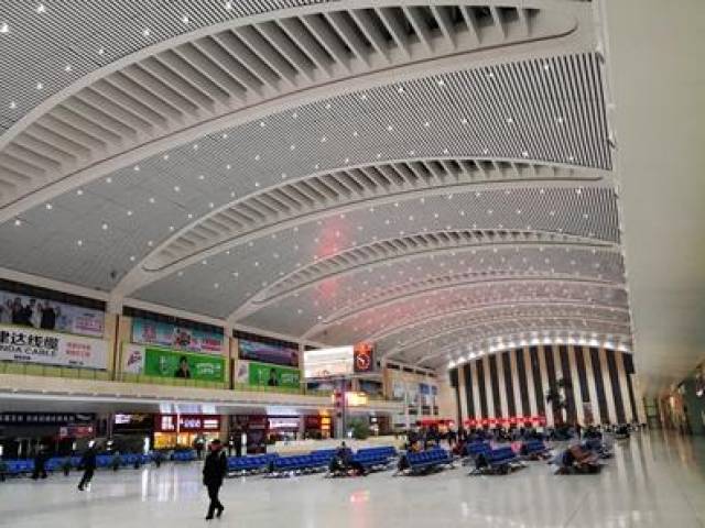 沈阳铁路局吉林站候车室照明改造项目