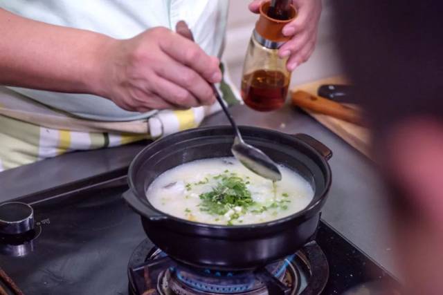 对妈妈的爱一碗粥足矣. | 石斑鱼干贝粥