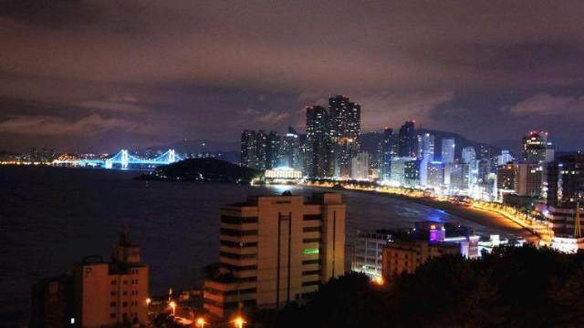 韩国首都首尔是世界上著名的金融中心城市之一,实力甚至可以比肩中国