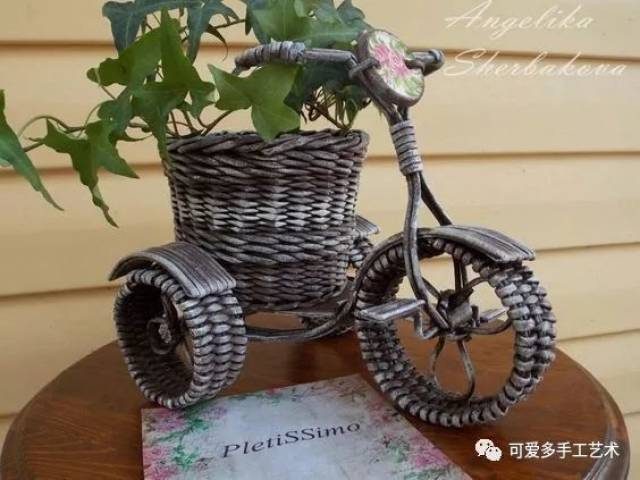 一块废旧的纸皮,加麻绳这样做,小小自行车就诞生了!(附教程)