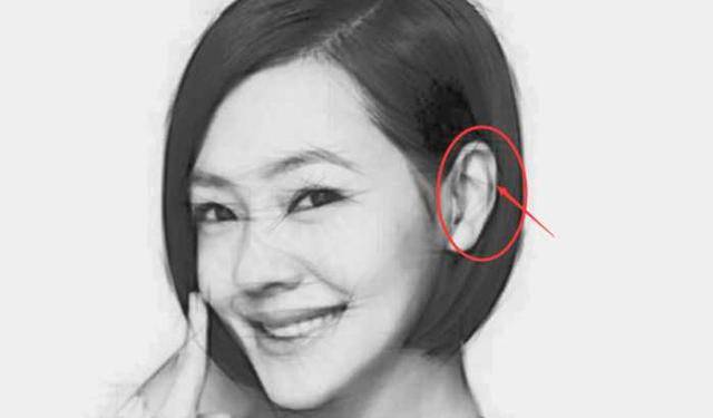 女人耳轮廓反图片