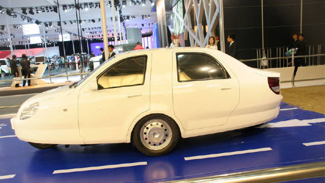 中国汽车史上最怪异的汽车——湖南大学研制的菱形汽车