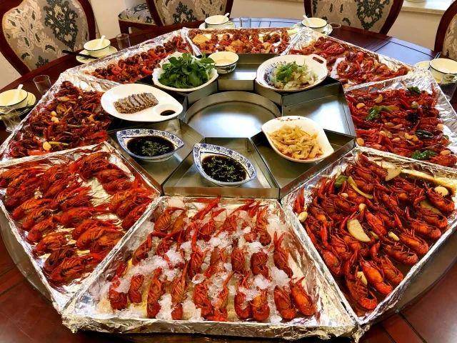 这家老字号,大概是宜兴龙虾吃法最多的地方了!