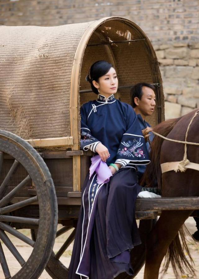 秦海璐晚上发自拍秀恩爱没想到女强人也会撒娇