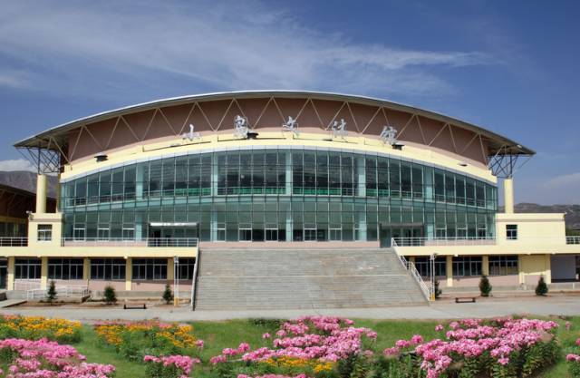 青海师范大学,简称青海师大,位于西宁市城西区,建于1956年,学校具有