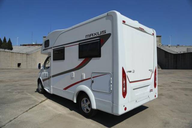 房车出行,品质先行,原车出品的rv80自行式c型房车