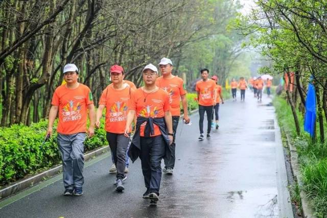 【震撼】庐江16公里毅行快乐出征,数千名行者跨越生态冶父山