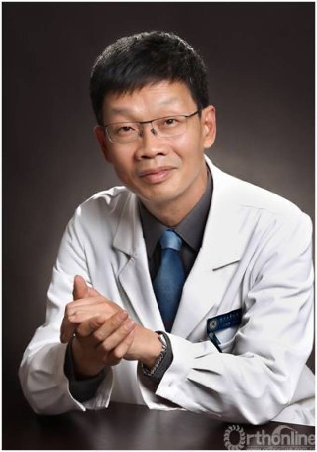 这位脊柱外科专家的颈椎腰椎怎么了?