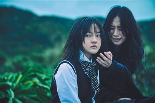 电视剧《天坑鹰猎》剧照文淇凭借《血观音》拿到金马奖.