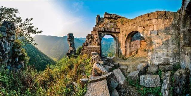 这里有着亚洲保存最完整的古军事城堡 是杨氏土司家族统治古播州长达