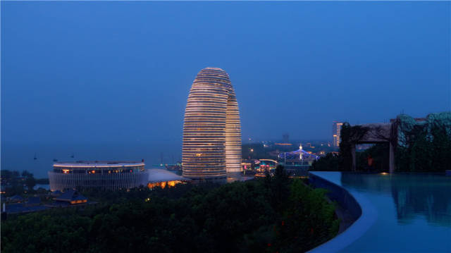 中国唯一一家水上七星级酒店,其造型独特令人惊叹