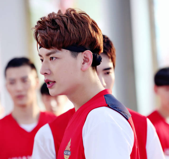 《热血狂蓝》今晚开播 杨川北演叛逆篮球少年