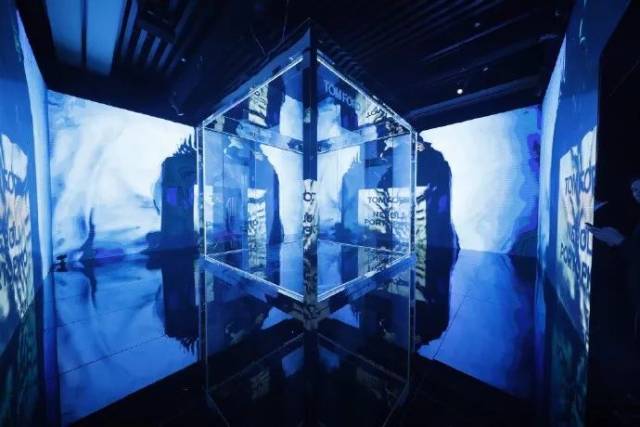 TOM FORD | 迷幻的香水体验展--私人调配系列