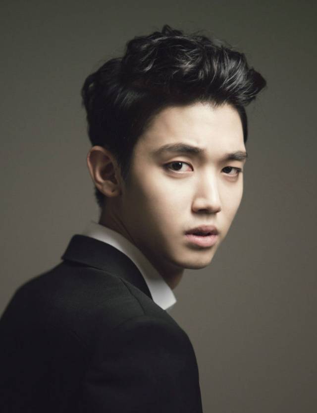 黑发 joo young 其实也挺帅的,但总觉的少了点什么.