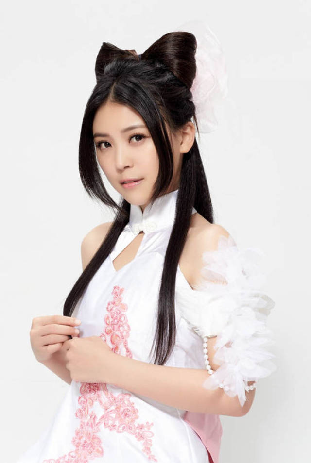 10岁出道,初恋男友四度"偷吃",被分尸犯寄不明液体,如今没名气!