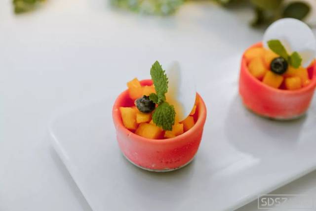 高铁北站这家咖啡店别随便进!稍不留神就误了