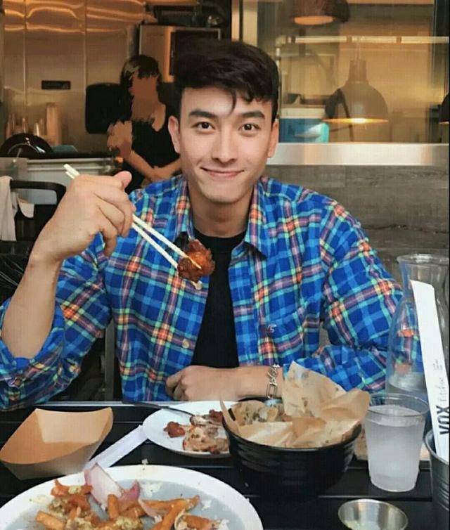 有个会吃的健身男朋友是怎样的体验看看这些肌肉型男鲜肉帅哥多会吃