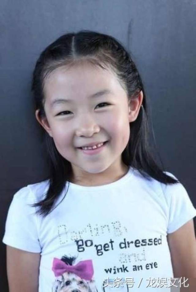殷旭12岁的女儿小月亮长开了简直就是缩小版的章子怡!
