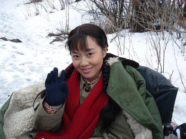 在电视剧《北风那个吹》中,闫妮饰演的牛鲜花也是个女强人.