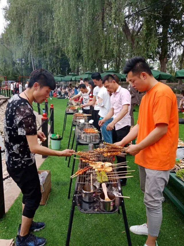 朋友聚会,公司团建,组团轰趴 都可以来哟,毕竟人多才热闹!
