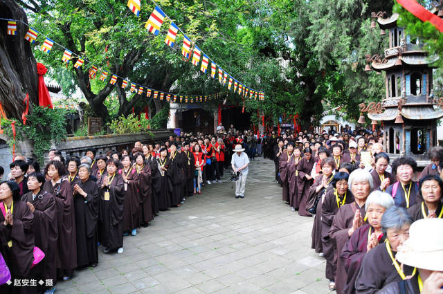 天水南郭寺举行浴佛节法会 宽旭,释一钦等法师参加(天之水网组图)