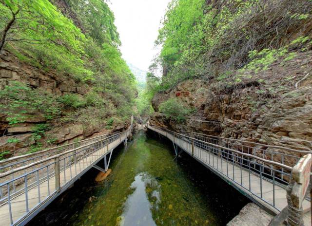 集高山,峡谷,湖面,深潭为一体的北京京东大峡谷自然风景区