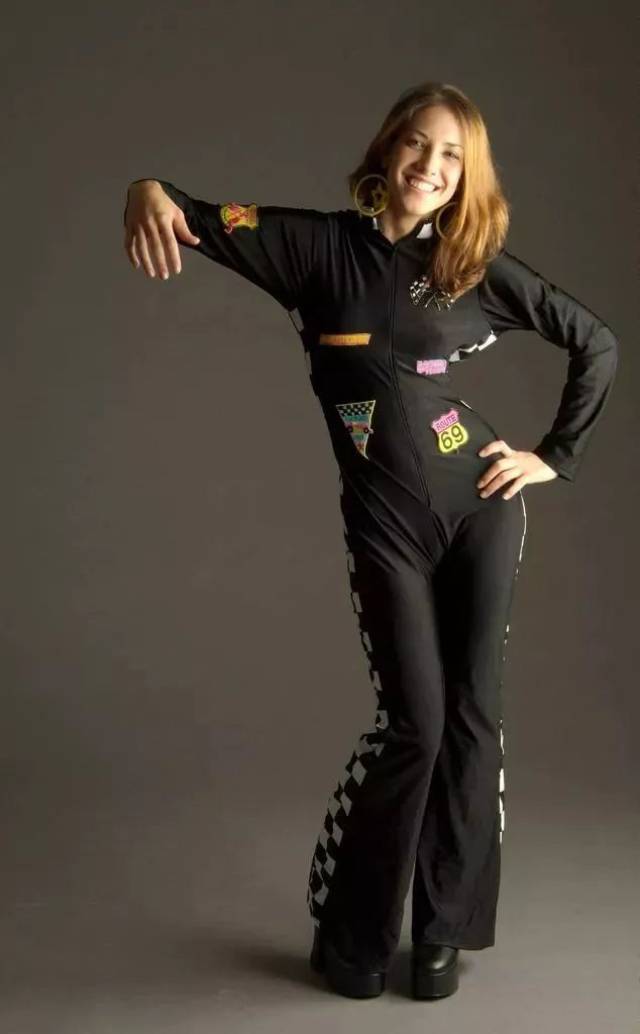 4,拍摄人物全身像时:头部的重要的焦点.