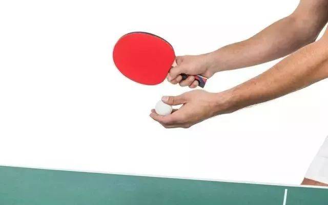 乒乓球拍的正确姿势图片