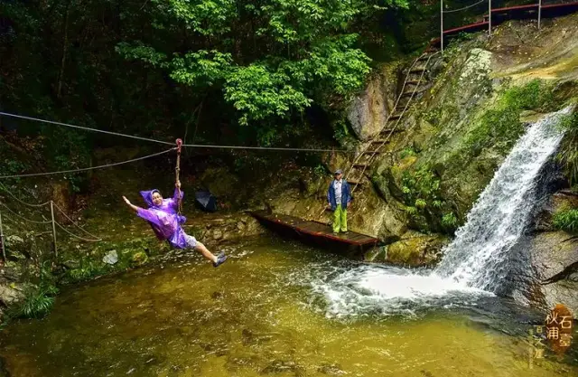 碧水青山秋浦河,峽谷飛瀑百丈崖