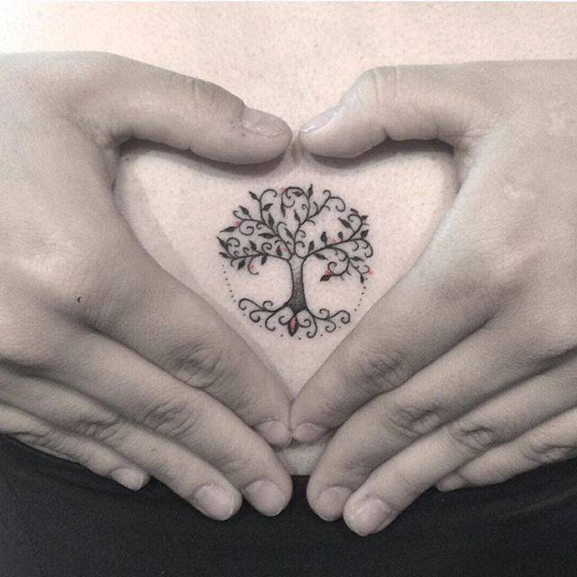 象征坚毅和健康的树纹身图案